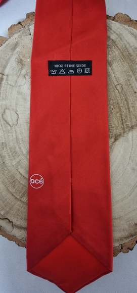 Vintage OCE (Canon) Red Silk Tie - Picture 3 of 4